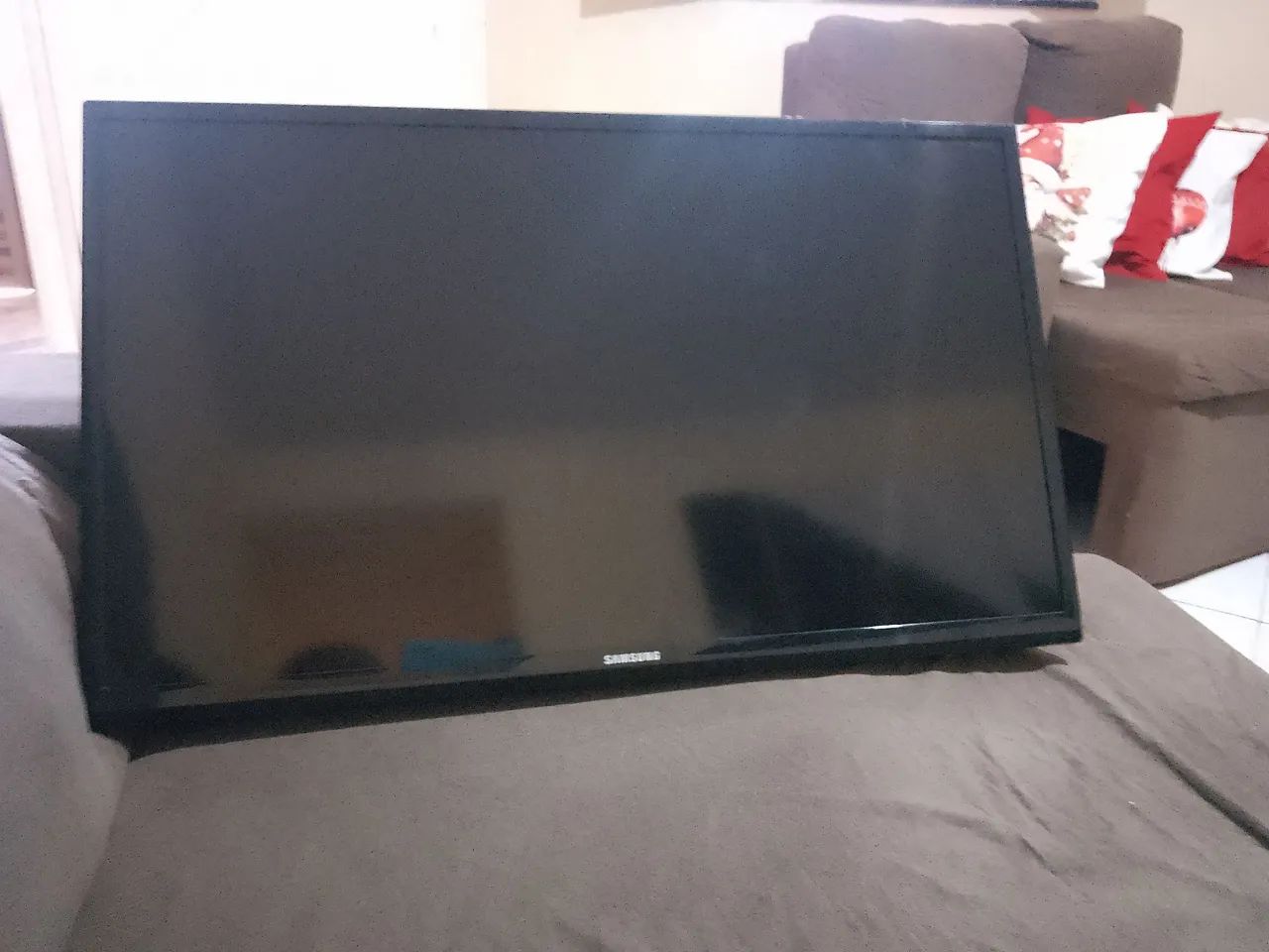 Vendo televisor com defeito.