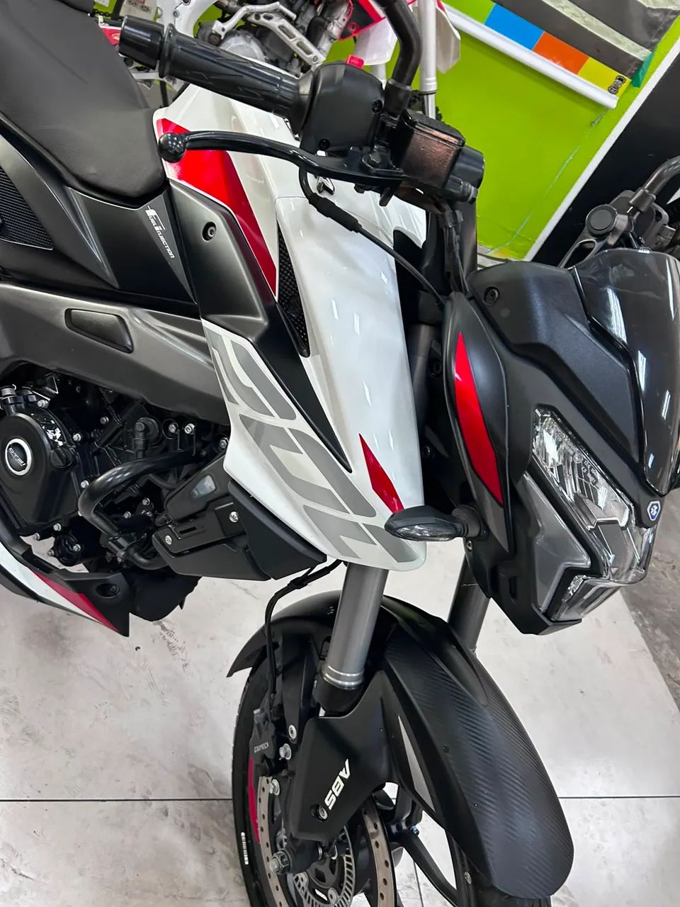BAJAJ DOMINAR 200 - Foto 4