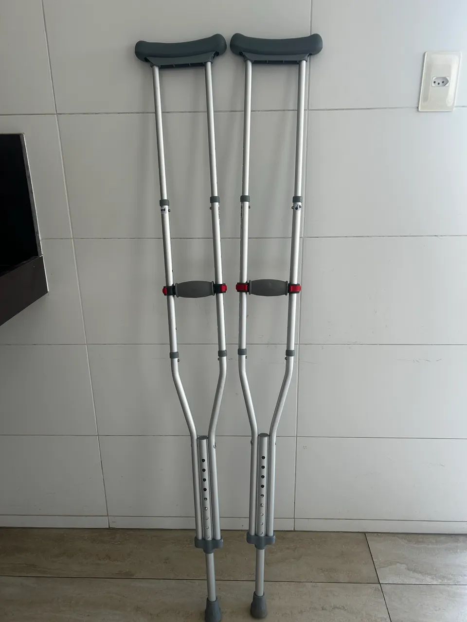 Bengala retrátil seminova 