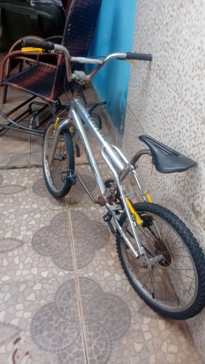 Vendo bicicleta aro 20 a 125 reais