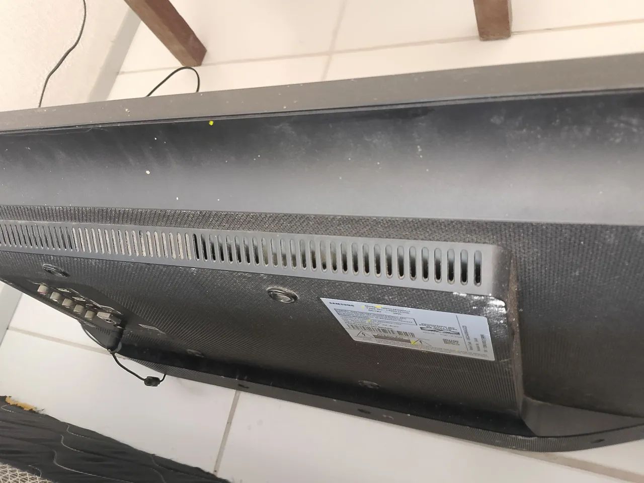 TV 32 polegadas com DEFEITO NA TELA 