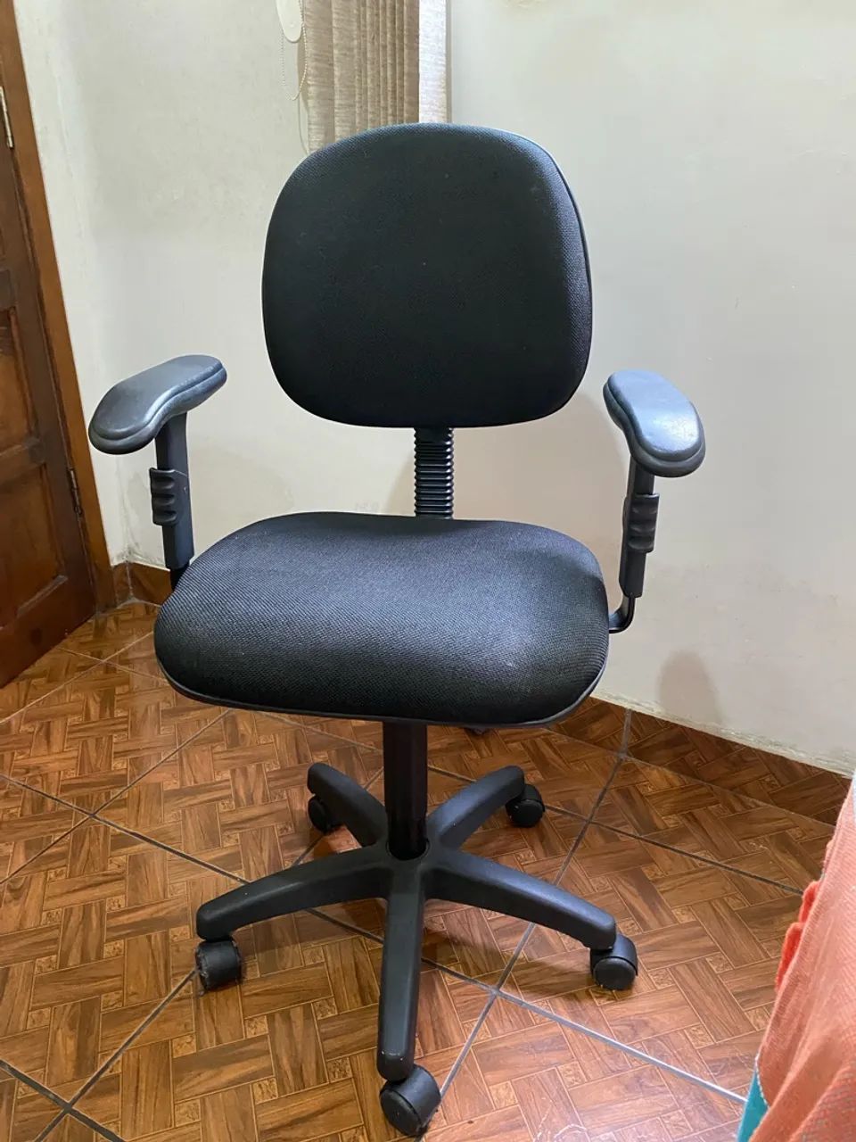 Cadeira preta  - Foto 2