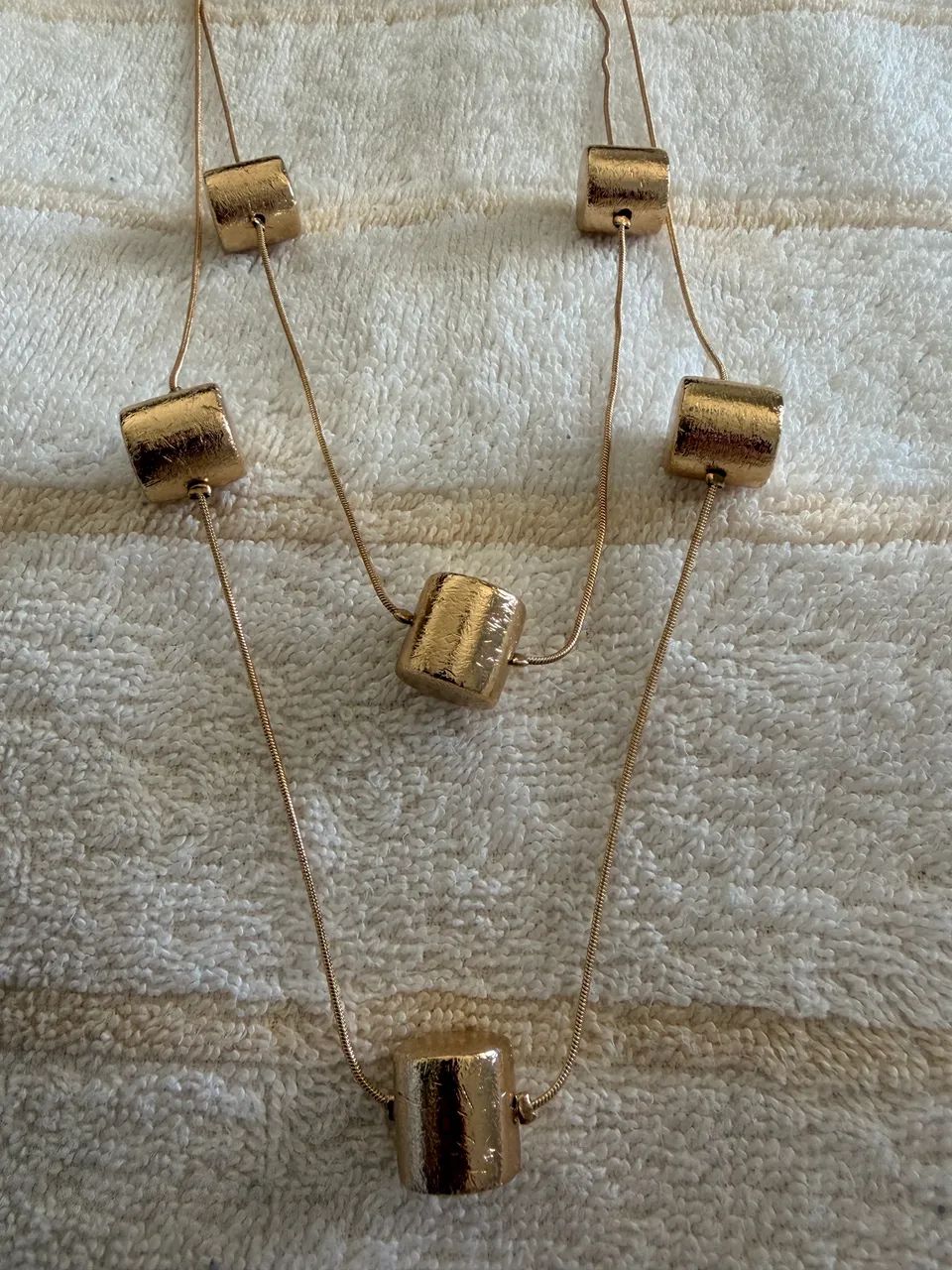 Colar duplo dourado lebriju