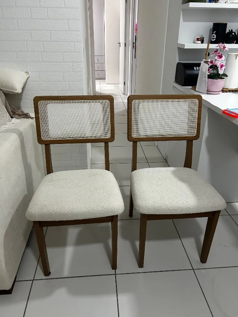 2 Cadeiras com telinha 