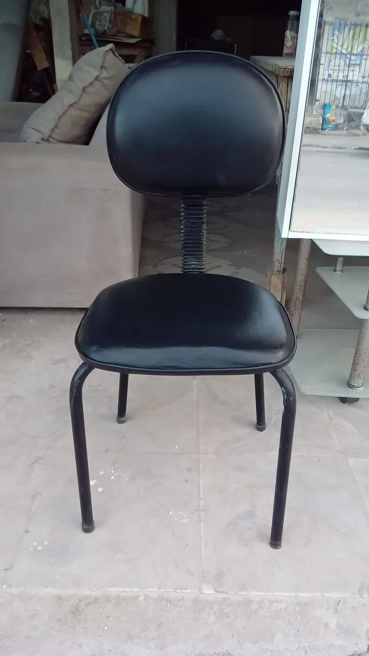 Cadeira secretária fixa