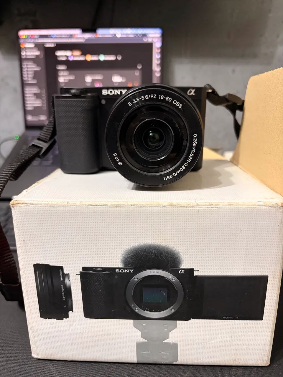 Câmera Sony ZV-E10 Impecável - Completa na Caixa - Foto 2