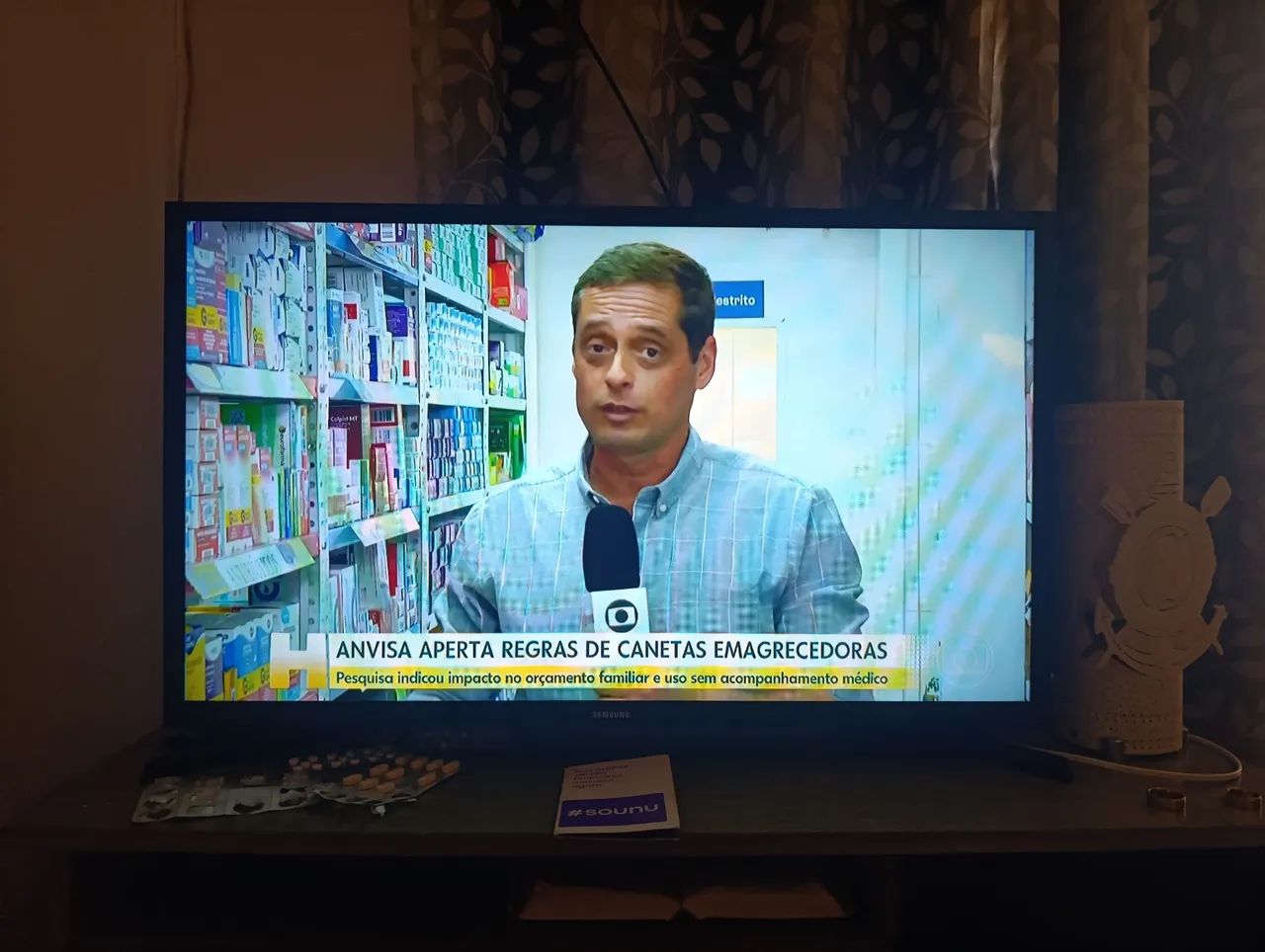 Vendo essa tv de 32 polegadas,toda boa e funcionando perfeitamente só pegar e usar - Foto 2