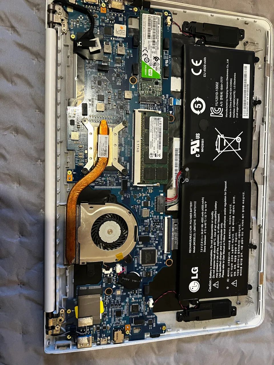 Notebook Lg Gram 14z950 (detalhe tampa) - Foto 5