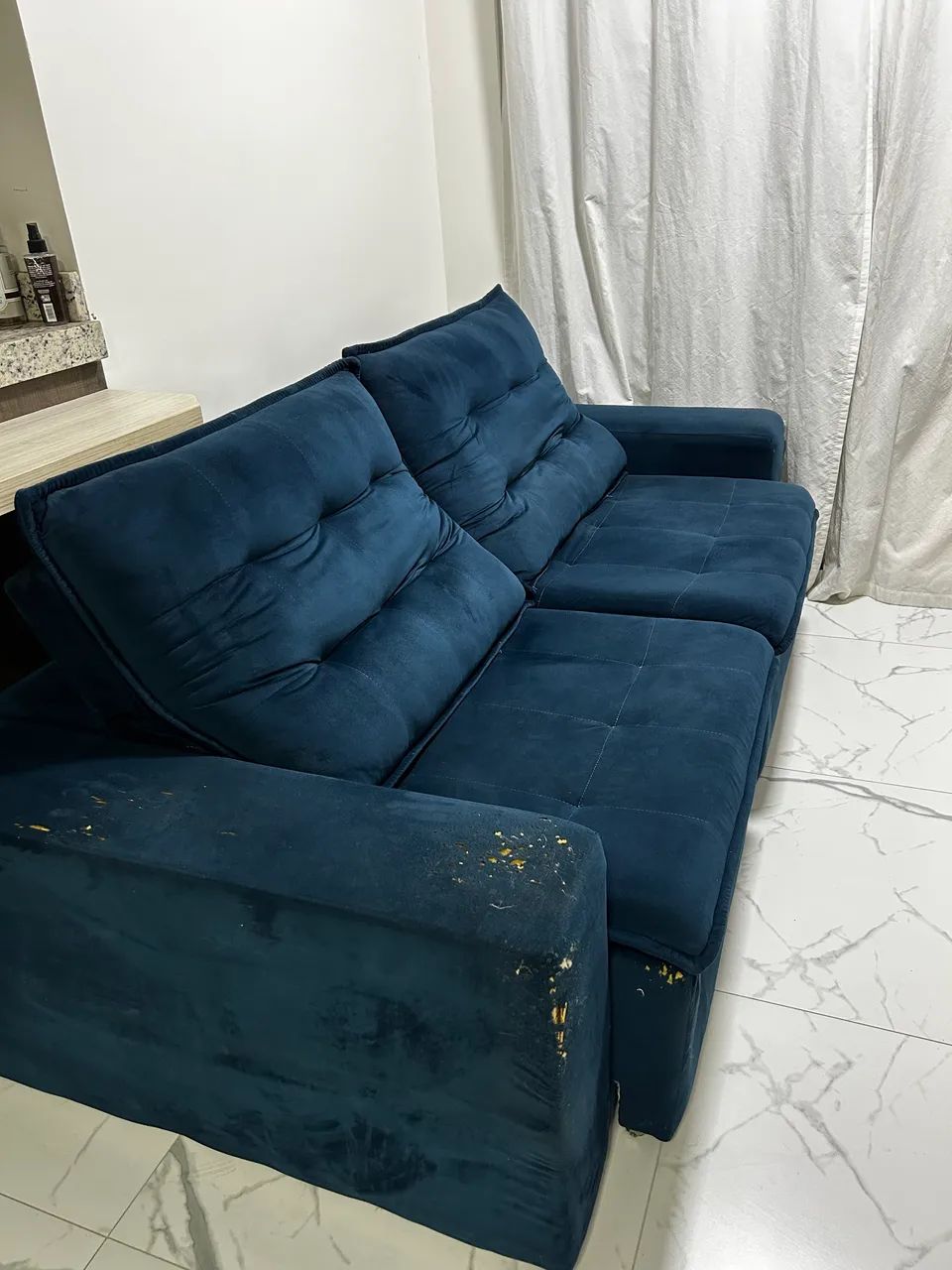 Sofá retrátil azul marinho em suede  - Foto 2