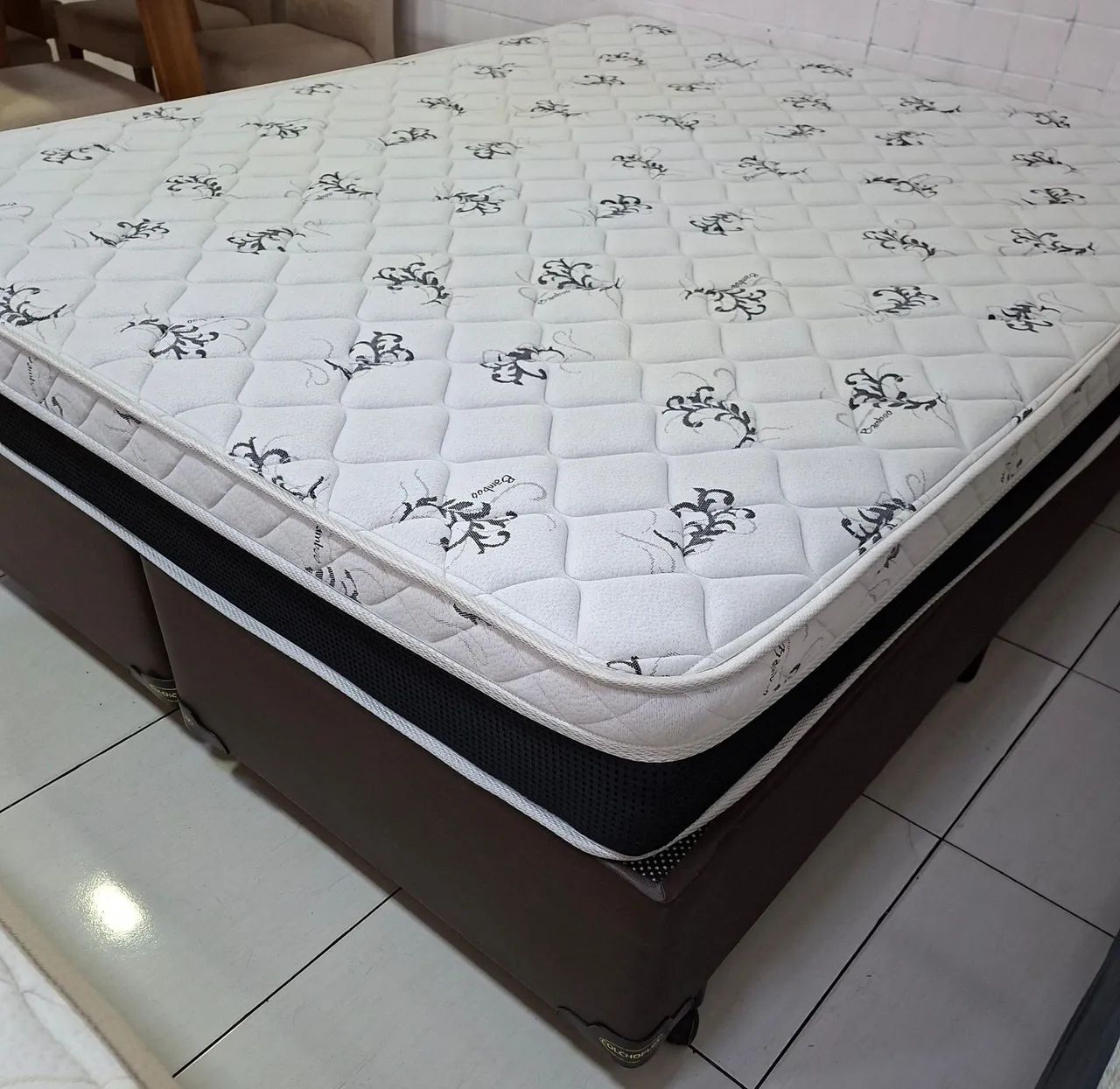 Cama Queen Size, Espuma D33 - ENTREGA GRÁTIS