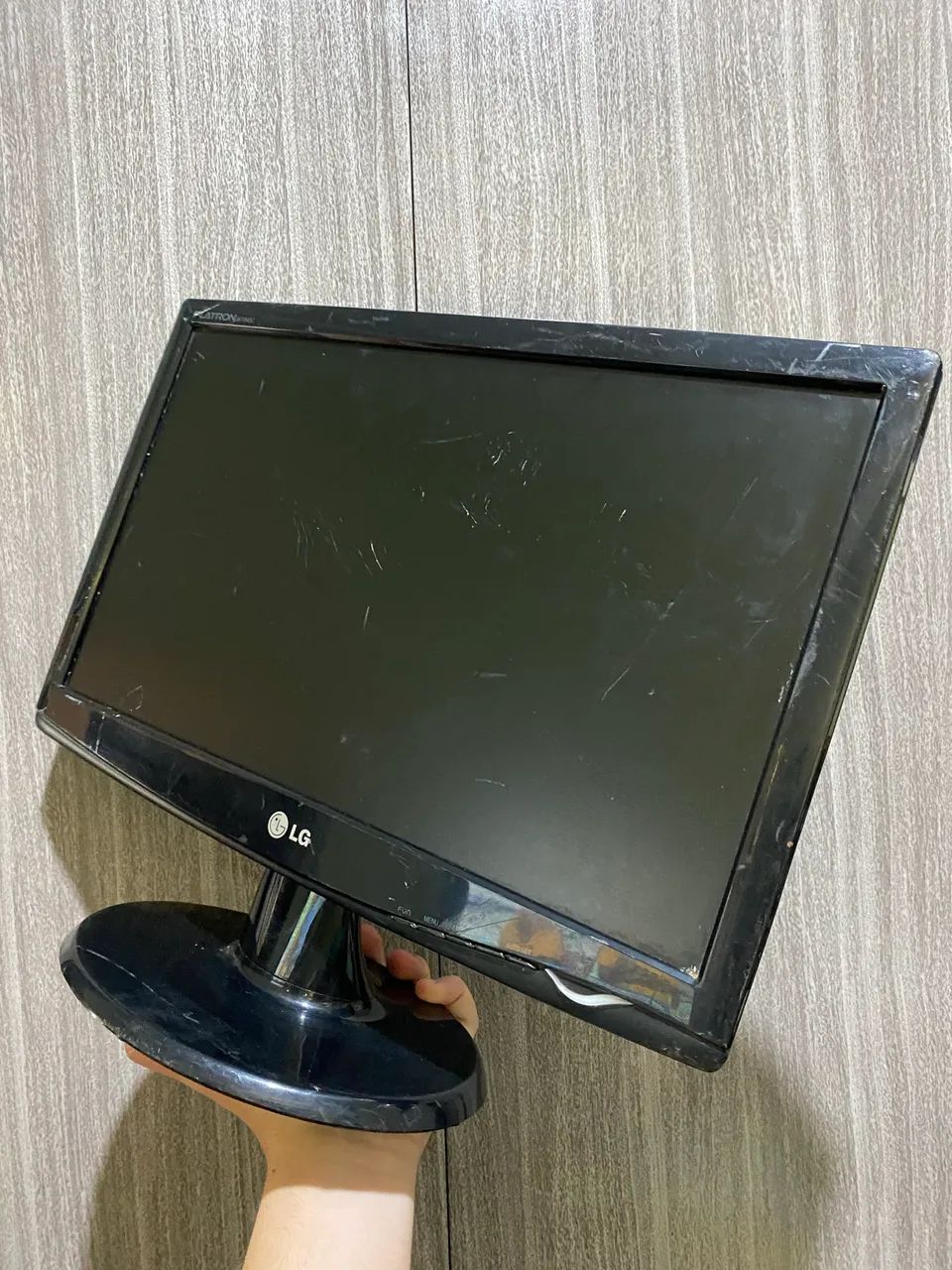 Monitor LED LG 18.5" Flatron W1943C - Funcionando com Marcas de Uso - Foto 5