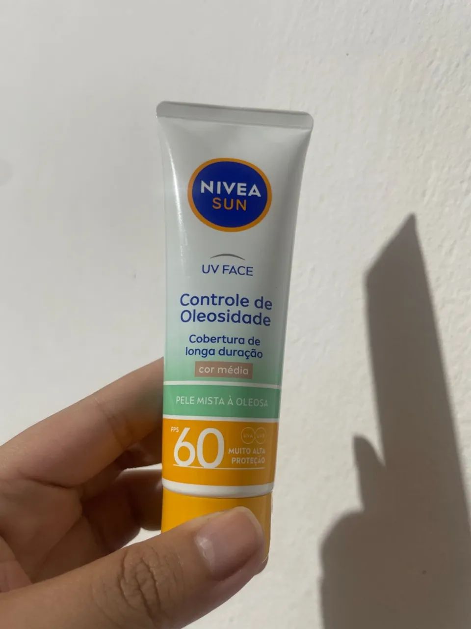 Protetor solar com cor Nívea 
