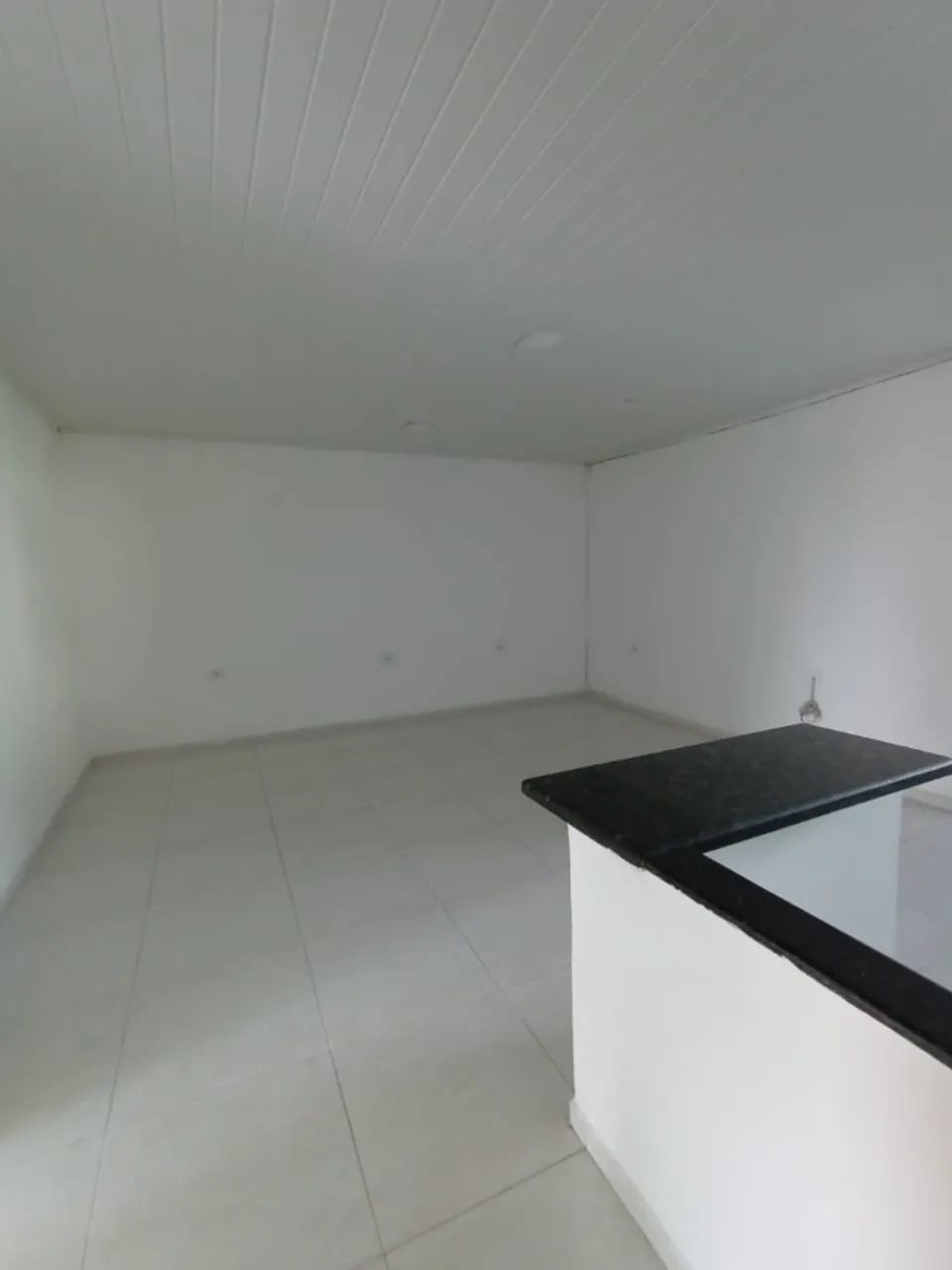CASA COM TRÊS QUARTOS - SENDO DOIS SUITES - Foto 4