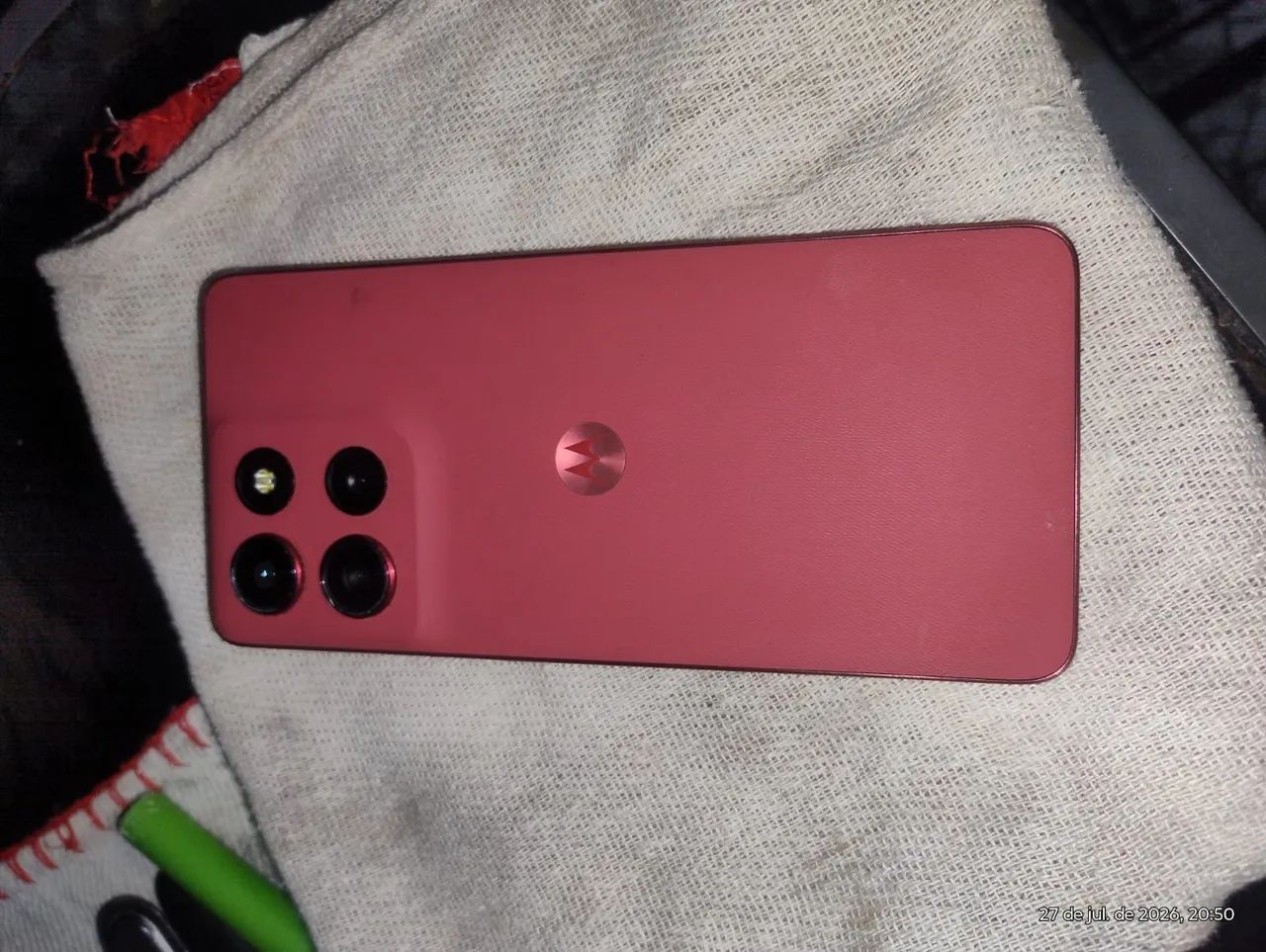 Vendo um motorola G86 com nota fiscal