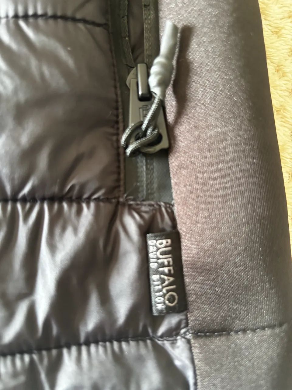 Colete Buffalo tam M  diferenciado com  elastano - nunca usado  - Foto 2