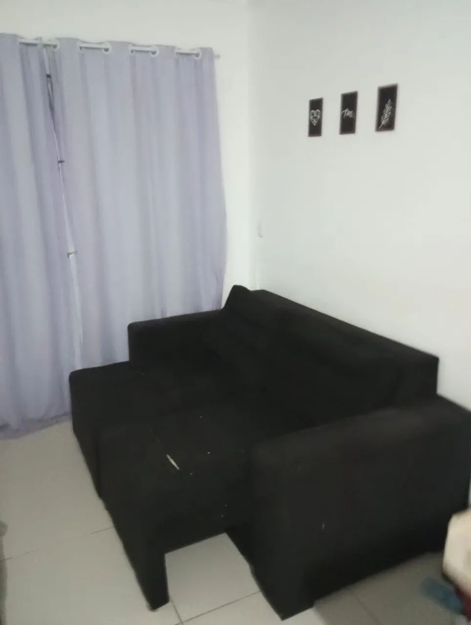 Sofá retrátil preto 3 lugares