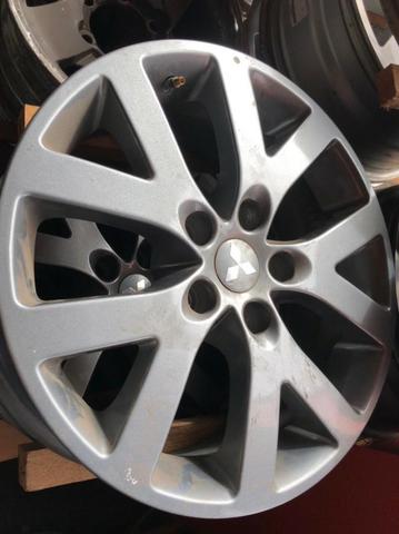 Roda Mitsubishi TR4 aro 17 2013