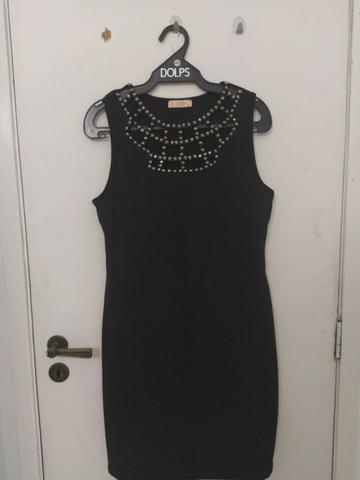 Vestido sexy preto com pedrarias