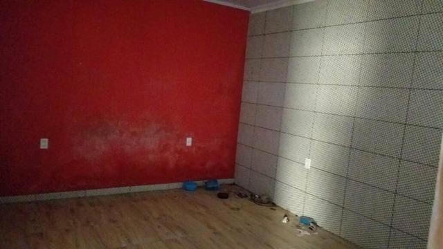 Vendo ou troco casa 65 mil - Foto 3