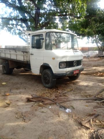 Vendo troco ano 83 608 pesso 27 mil