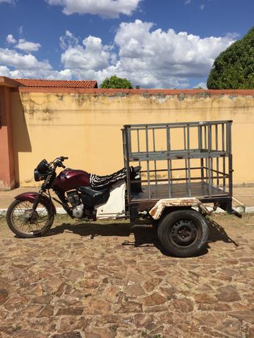 Vende-se Triciclo Honda 150, em dias