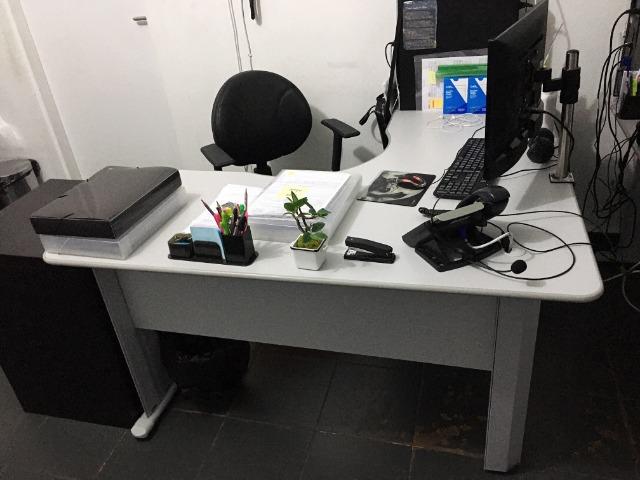 Mesa para Escritório em L Angular Pé Metalico 135cmx135cm - Foto 4