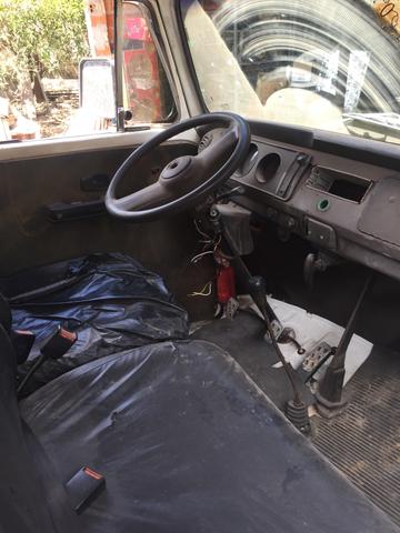 Vende-se ou troca-se Kombi 1.6 Em Dias Ano 98/99 - Foto 5