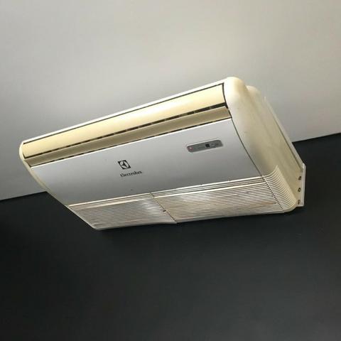 Ar condicionado de 36.000 btus - R$ 2.600,00