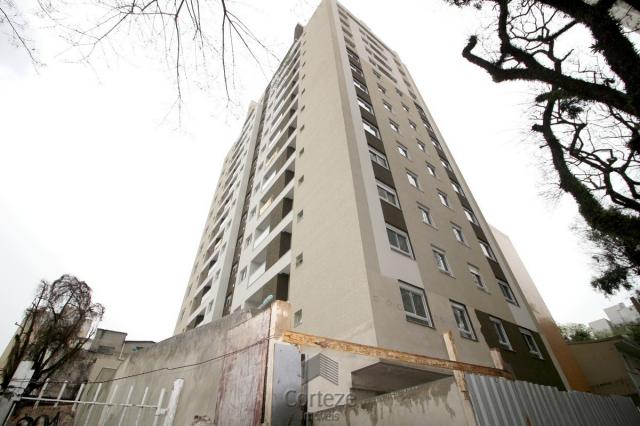 Apartamento com 03 quartos no Água Verde