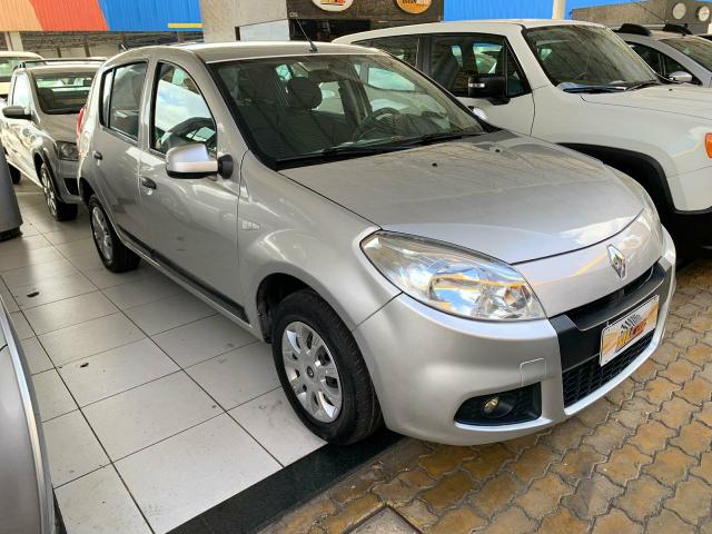 Sandero expression 1.0 2013 carro impecável - Foto 5