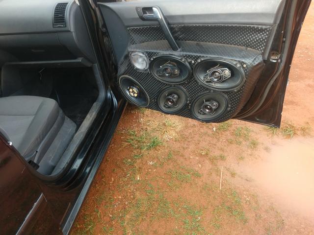 Vendo polo Sportline 1.6 ar digital com som filé - Foto 2