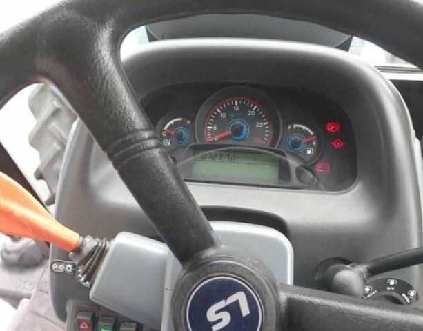 Trator ls cabinado modelo u60 power shuttle - Foto 4