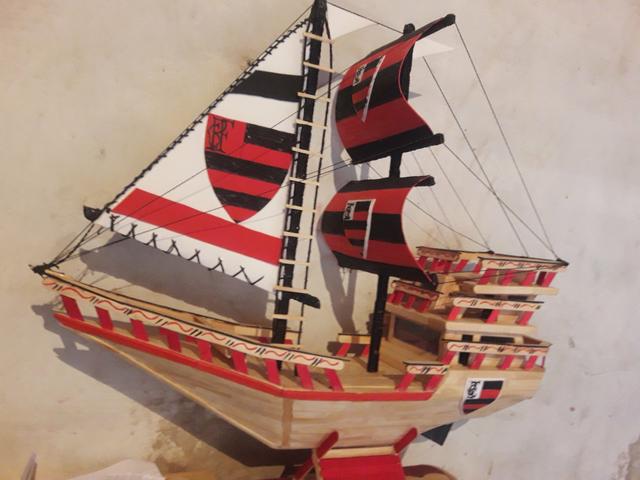 Vende-se um lindo barco no valor 80$