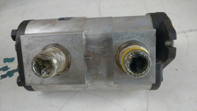 Bomba hidráulica dupla Mini retroescavadeira JCB 1CX, p/n 20/208800 - Foto 2