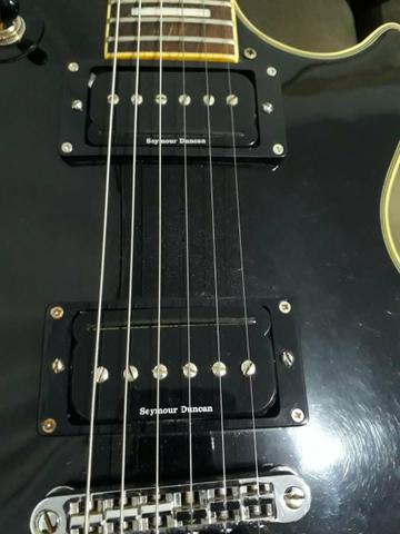 Pedais e guitarras