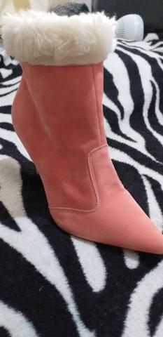 Bota aveludada
