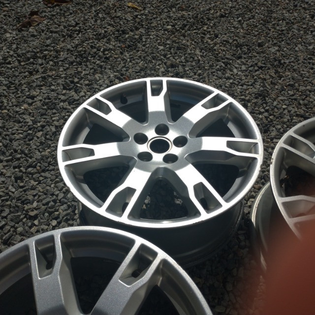 Roda 18" Land Rover Evoke (barbada) - Foto 6