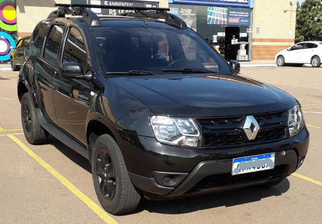 Duster preta 2019 automática