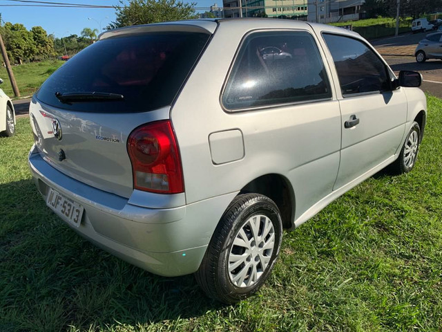 Vendo ou troco gol 1.0 2 Portas 2013 completo - Foto 4