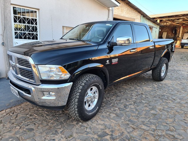 DODGE RAM LARAMIE 2012