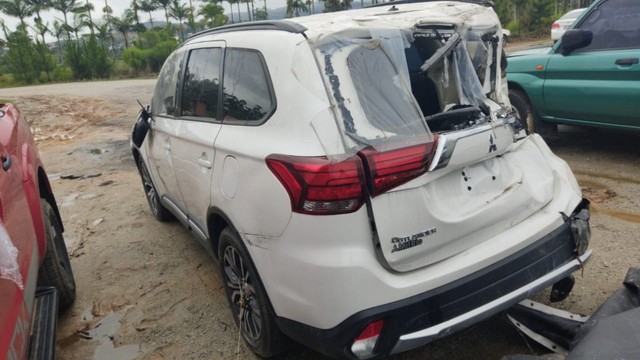 Sucata Mitsubishi Outlander 2.0 4cc 2015 Automatica - Foto 4