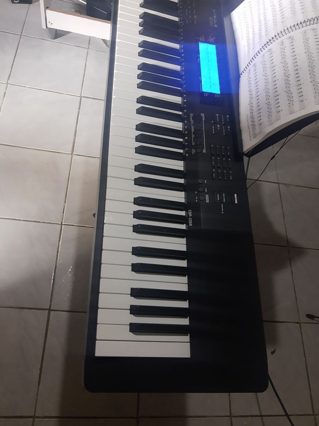 piano digital casio cdp 235r