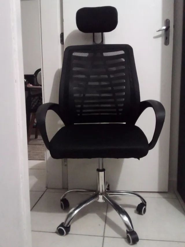 HERANÇA DE EX MARIDO. Vendo cadeira de escritório nova. 