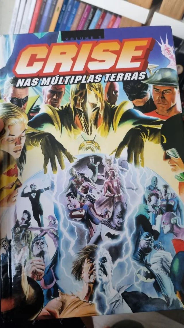 Hqs Dc - Especiais - Batman, crise nas múltiplas terras, crise nas Infinitas terras - Foto 3
