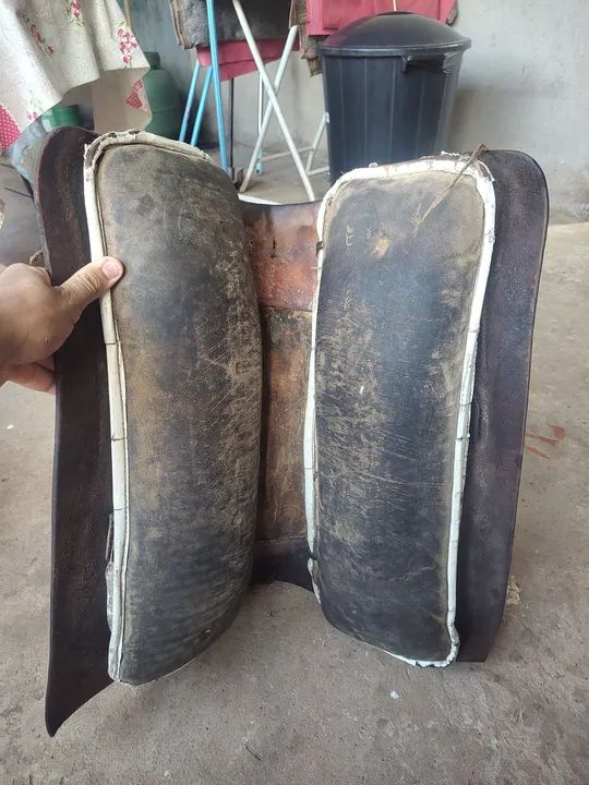 Sela de Montaria em Couro - Usada - Foto 2