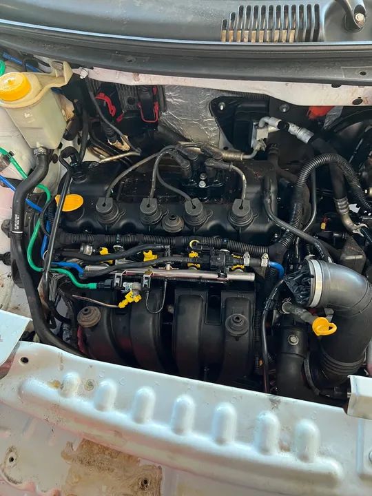 Sucata Grand siena 1.6 etorq (PARA RETIRADA DE PEÇAS) - Foto 5