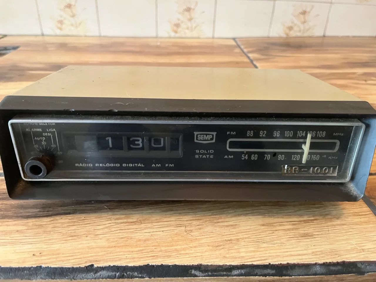 Antigo Rádio Relógio Semp Solid State Modelo Rr-1001 Coleção (Usado)