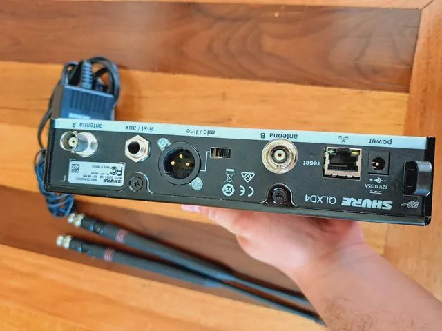 Sistema sem fio Shure QLXD14 com Bodypack e cabo de instrumento WA305 para instrumentos - Foto 3