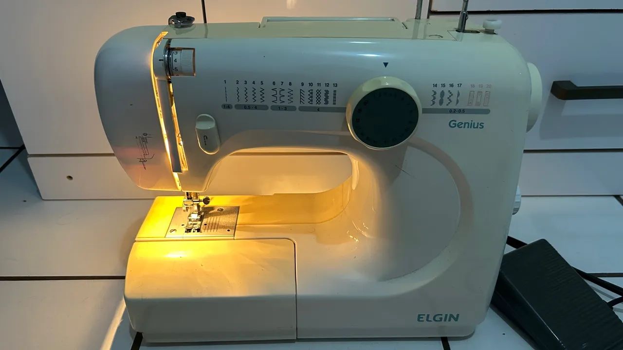 Máquinas de Costura Doméstica e Overloque - Usadas