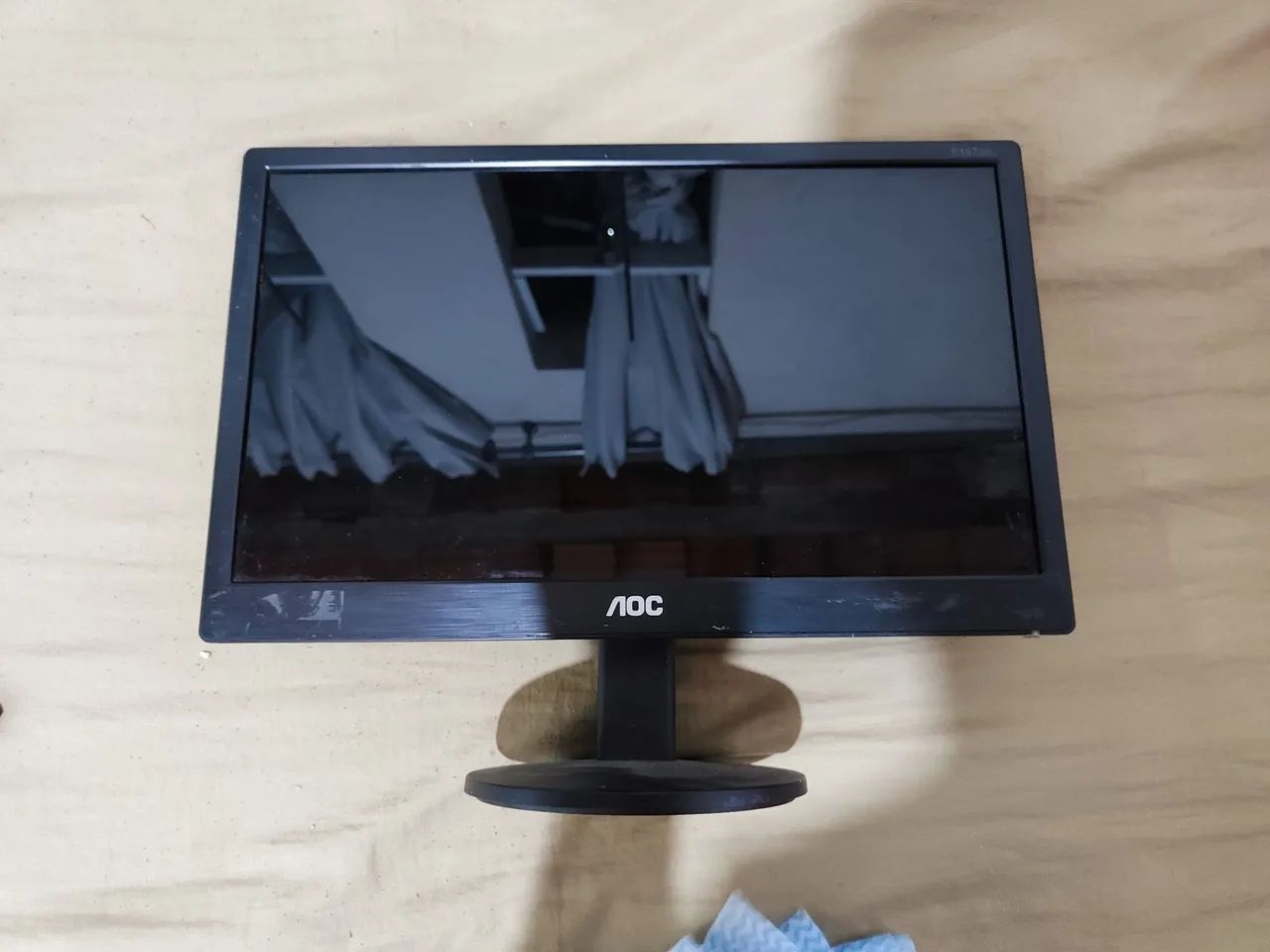 Monitor AOC Led 15,6 polegadas (Ler a descrição)